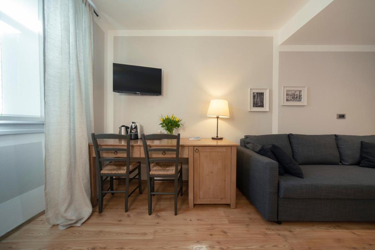 La Canonica Suite Apartments New Location 特伦托 外观 照片